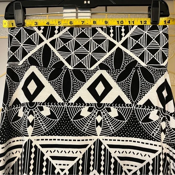 Charlotte Russe Black & White Print Maxi Skirt, Size M - Picture 10 of 10
